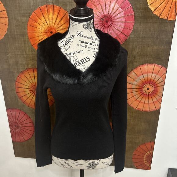 John Paul Richard Uniform Removable Rabbit Fur Collar Sweater Classic Luxe Sz M - Picture 1 of 6